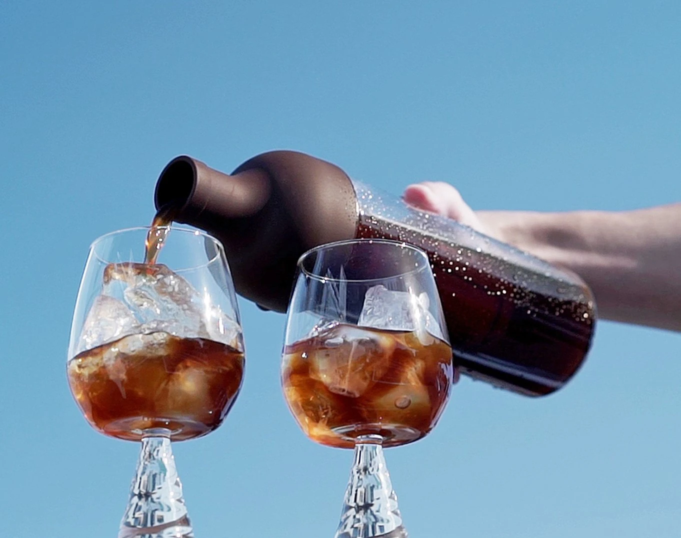 Hario Cold Brew Coffee Filter In Bottle (Brown) 2 Hario Cold Brew Coffee Filter In Bottle (Brown) - Image 2