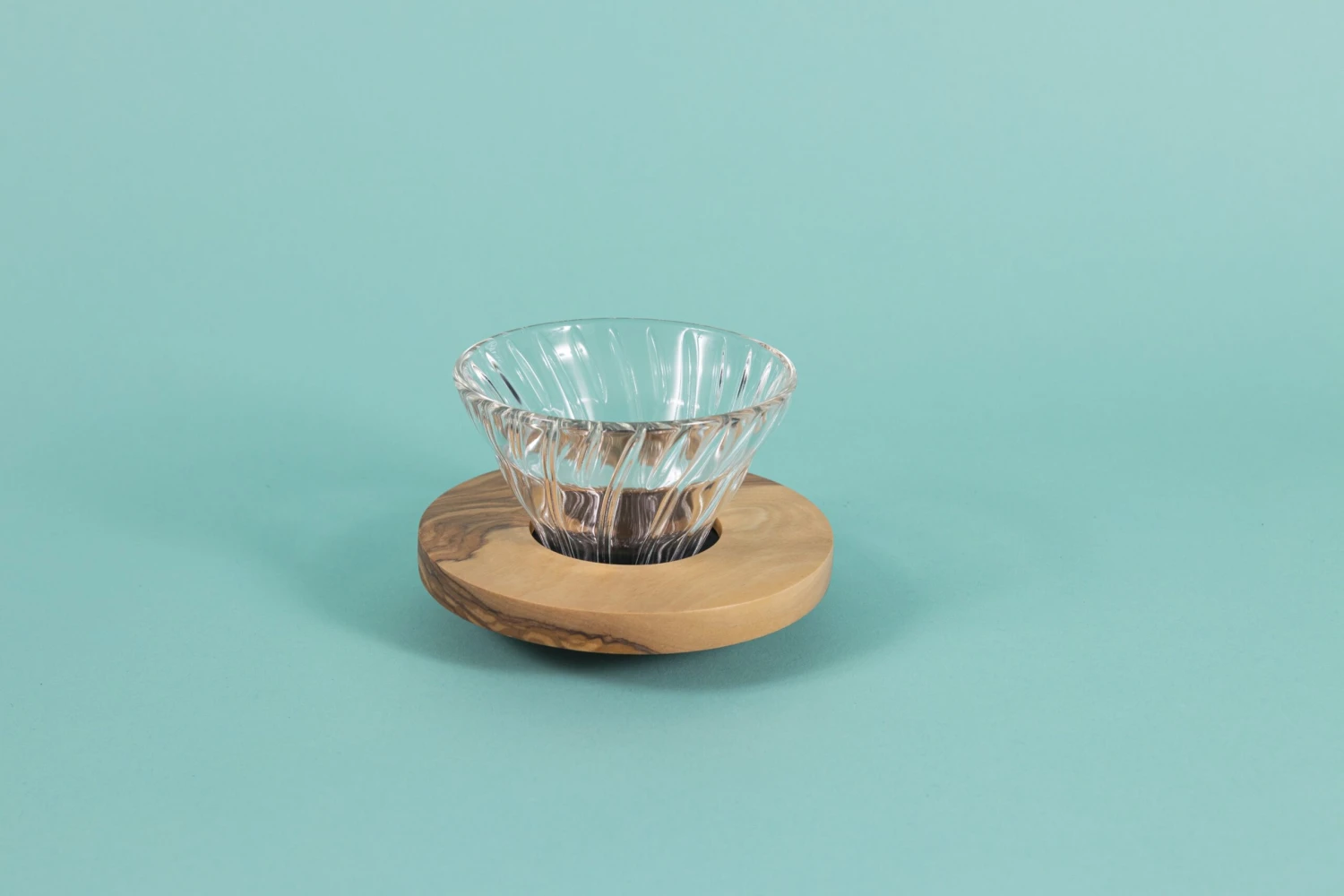 V60 Glass Coffee Dripper 01 2 V60 Glass Coffee Dripper 01 - Image 2